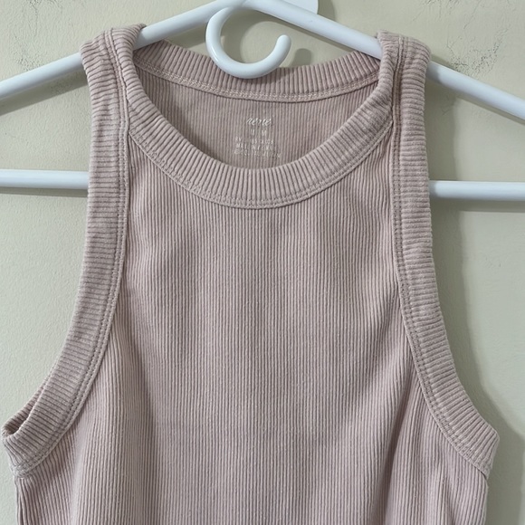 Aerie Blush Pink Halter Neck Ribbed Raw Hem Cropped Tank Top Size Medium - Picture 2 of 6
